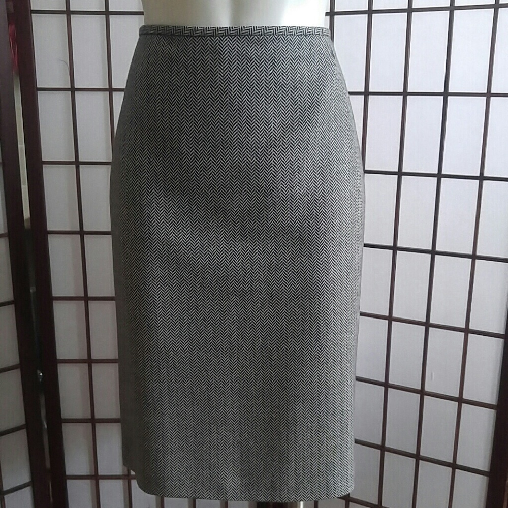 Skirt - Picture 5 of 8